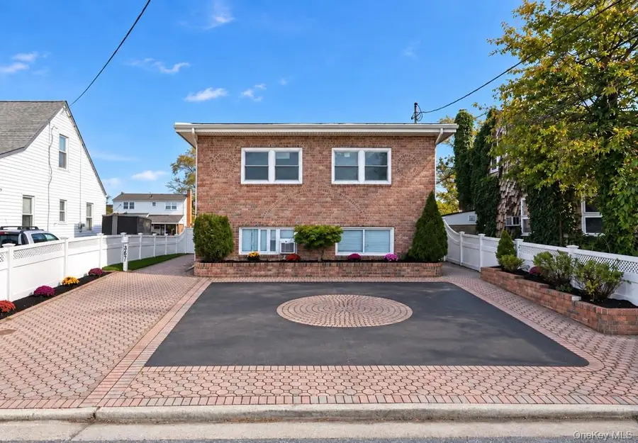 367 West Drive, Copiague, NY 11726 - #3