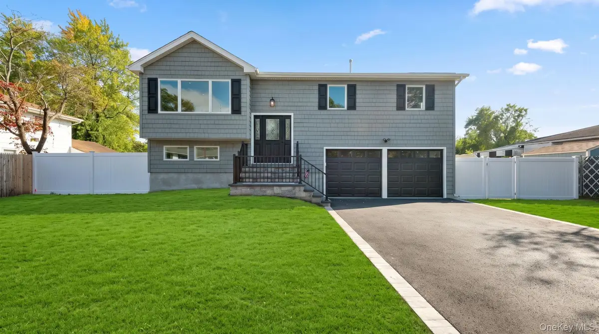 124 Ithaca Street, Bay Shore, NY 11706 - #1