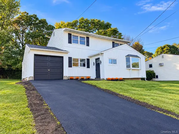 18 Willow Street, Selden, NY 11784