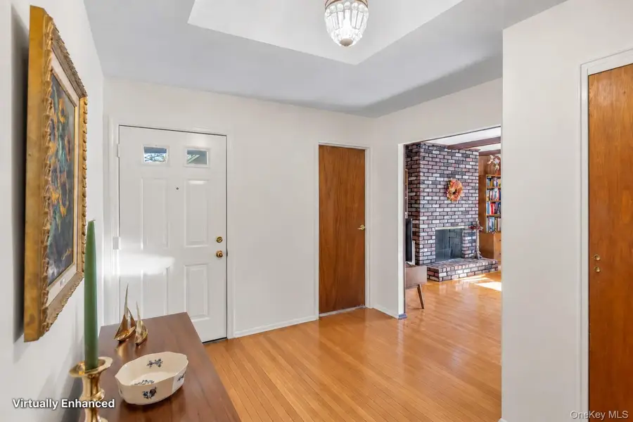 3 Gardiner Place, Huntington Station, NY 11746 - #2
