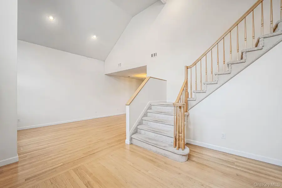 9 Cobbler Lane, East Setauket, NY 11733 - #3