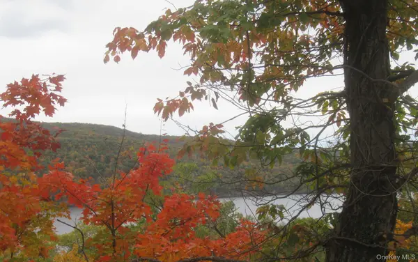 70 Deer Trail N, Greenwood Lake, NY 10925
