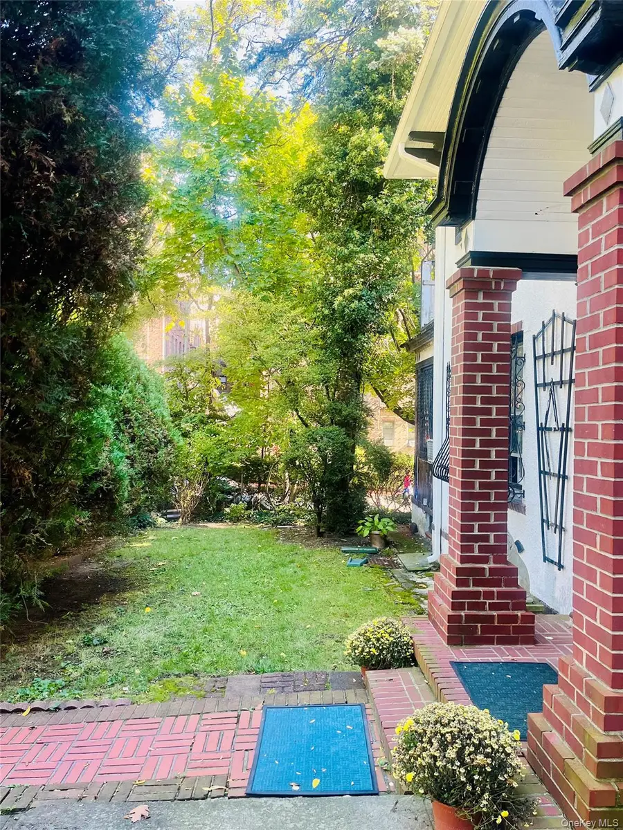 11536 Mayfair Road, Richmond Hill, NY 11418 - #3