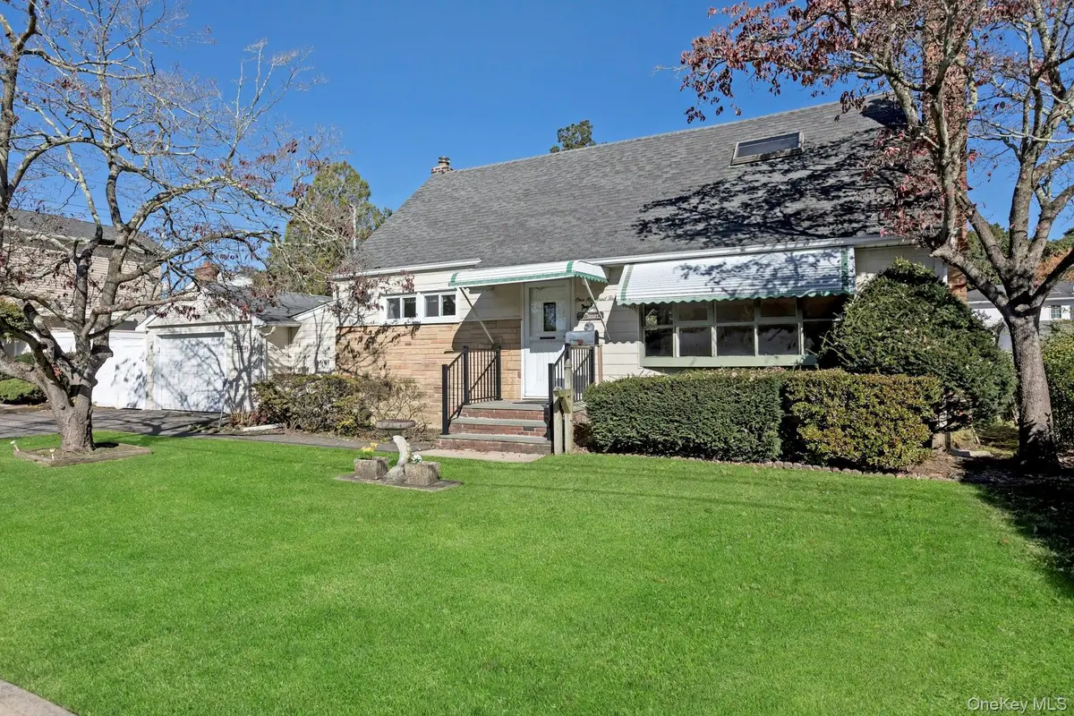 105 N Oak Street, Massapequa, NY 11758 - #1