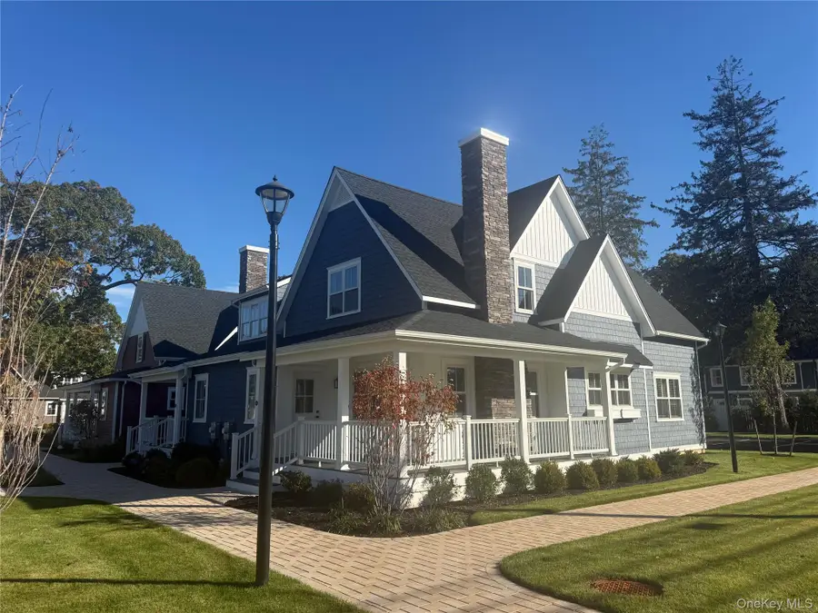 16 Willow Blu Court, East Islip, NY 11730 - #2