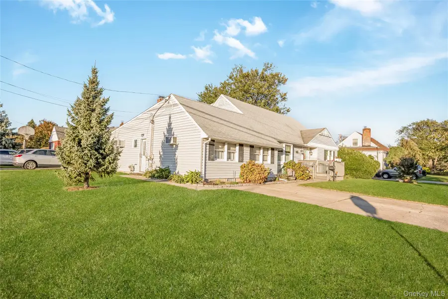 45 Charleston Drive, Amity Harbor, NY 11701 - #2