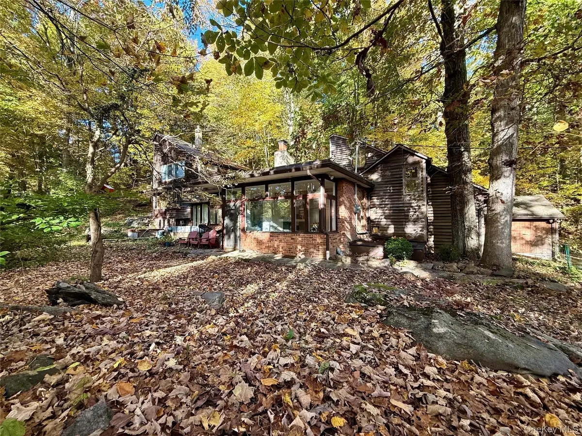 22 Elizabeth Place, Armonk, NY 10504 - #1