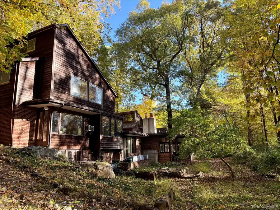 22 Elizabeth Place, Armonk, NY 10504 - #2
