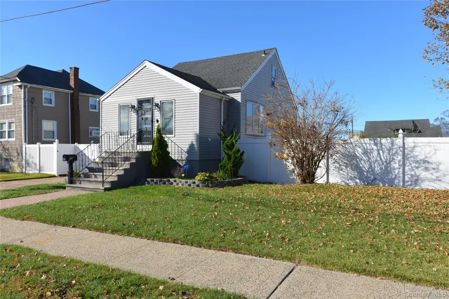 588 Miller Avenue, Freeport, NY 11520 - #3