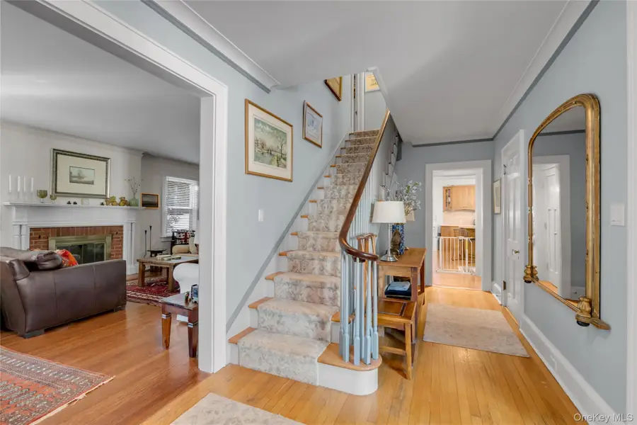 13 Vista Way, Port Washington, NY 11050 - #2