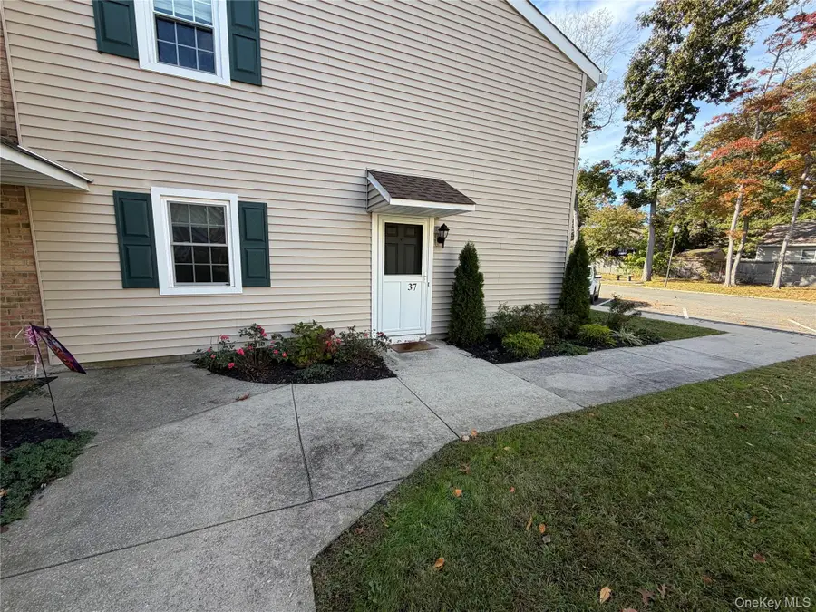 215 Main #37, East Islip, NY 11730 - #2