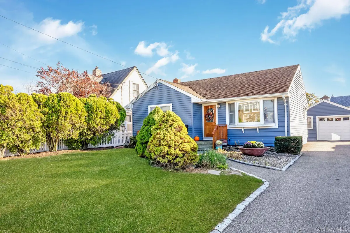 14 Meadow Lane, Amityville, NY 11701 - #1