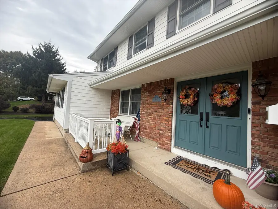 23 Mouacdie Drive, Pearl River, NY 10965 - #2