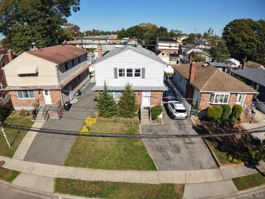 221 E Mineola Avenue, Valley Stream, NY 11580 - #3