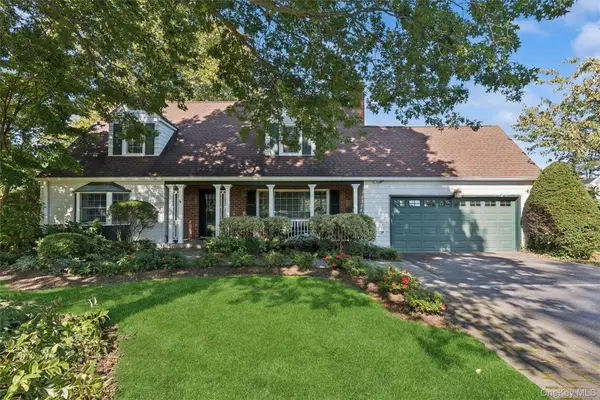 4 Briarcliff Place, Huntington, NY 11743