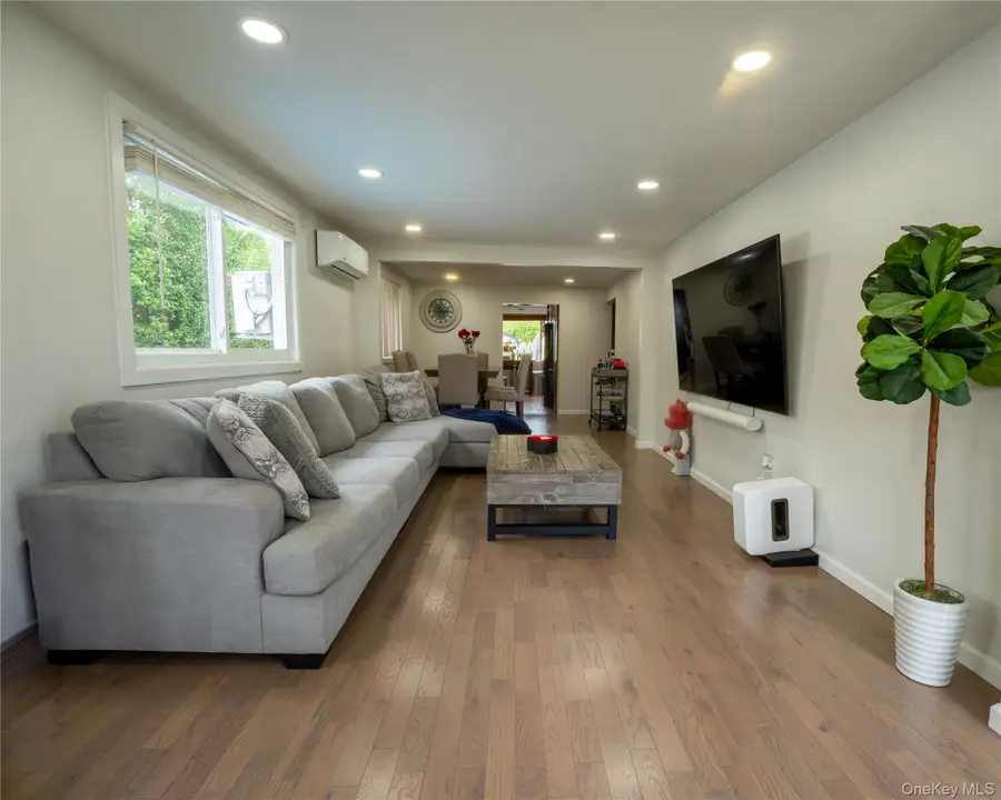 31 W Seaman Avenue, Freeport, NY 11520 - #3