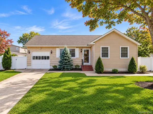 1523 2nd Street, West Babylon, NY 11704