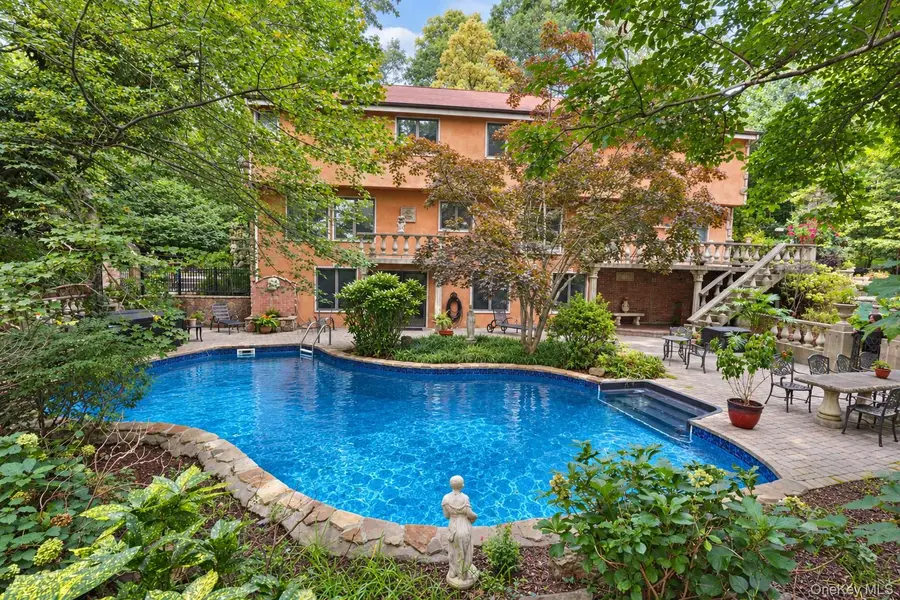 5 Constance Court, East Setauket, NY 11733 - #2