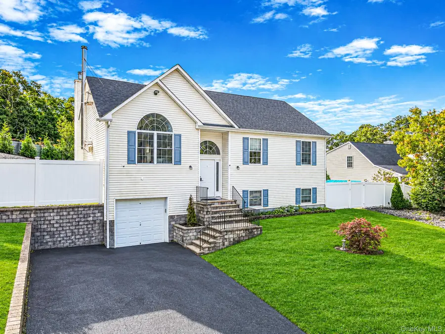 38 Monty Drive, Shirley, NY 11967 - #2