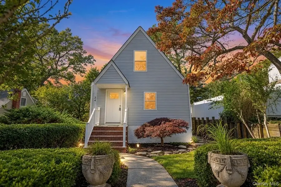 24 Grove Road, Rocky Point, NY 11778 - #2