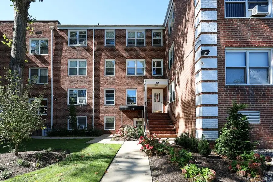 12 Edwards Street #1B, Roslyn Heights, NY 11577 - #2