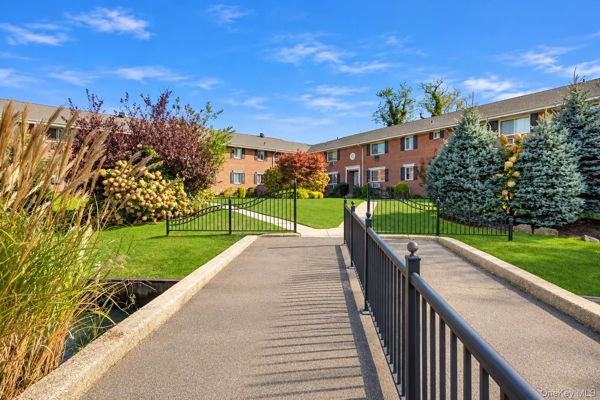 200 Merrick Road #X, Amityville, NY 11701 - #1