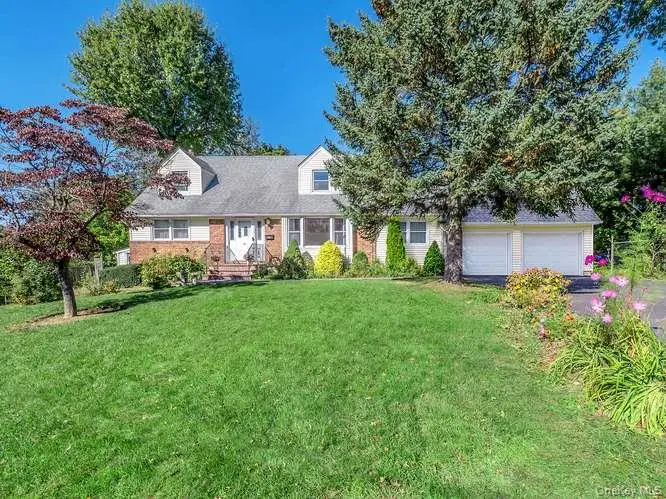 33 Craft Avenue, Glen Cove, NY 11542 - #1