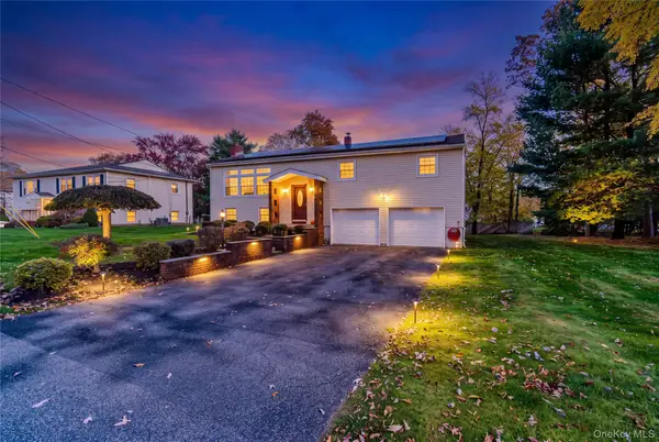41 Ona Lane, New Windsor, NY 12553