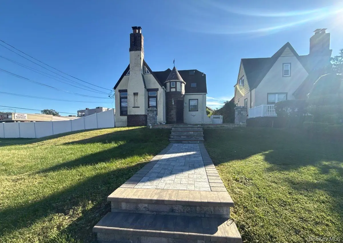 153 Main Street, East Rockaway, NY 11518 - #1