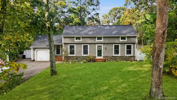 85 Shannon Boulevard, Yaphank, NY 11980