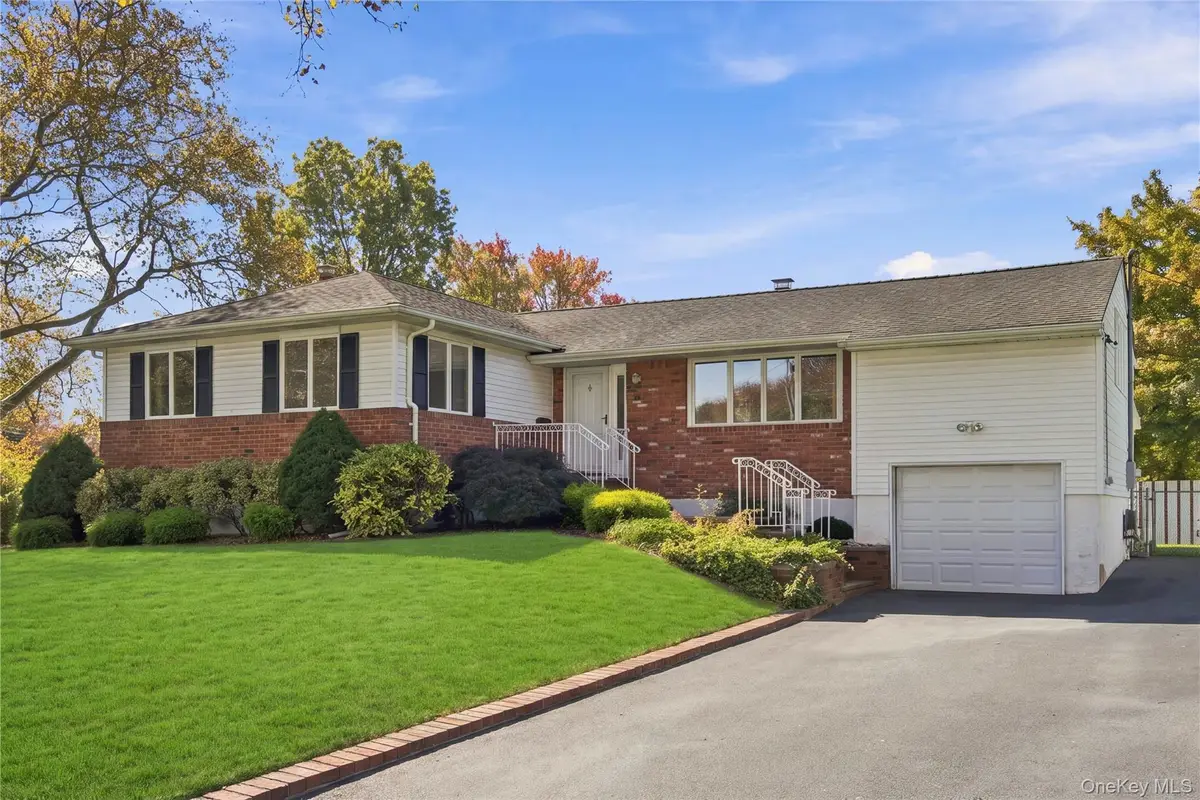 3 Yorkville Lane, Melville, NY 11747 - #1