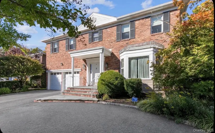 6 Pin Oak Drive, Roslyn, NY 11576 - #2