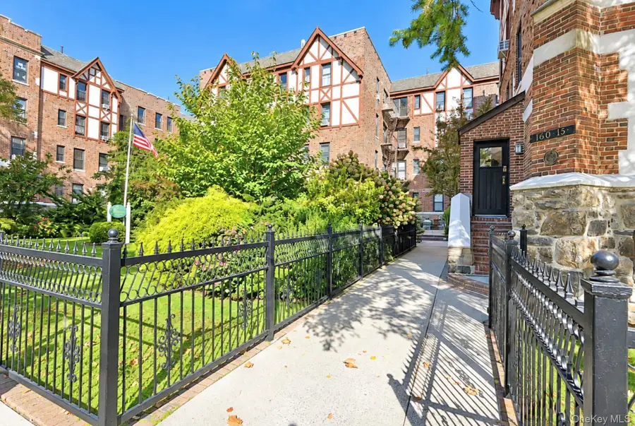 160-15 Powells Cove Blvd #D3, Whitestone, NY 11357 - #3