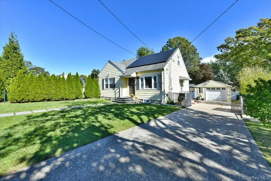 95 Wright Avenue, Deer Park, NY 11729 - #2