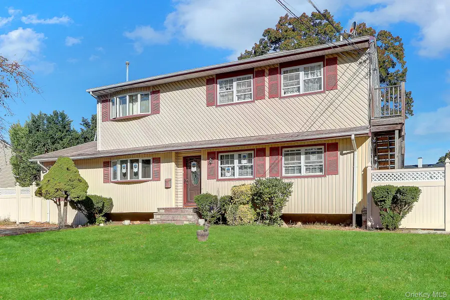 247 Delaware Avenue, Bay Shore, NY 11706 - #2