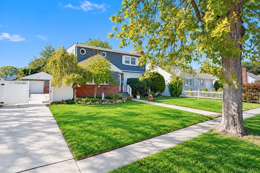 125 Grant Avenue, Copiague, NY 11726 - #3