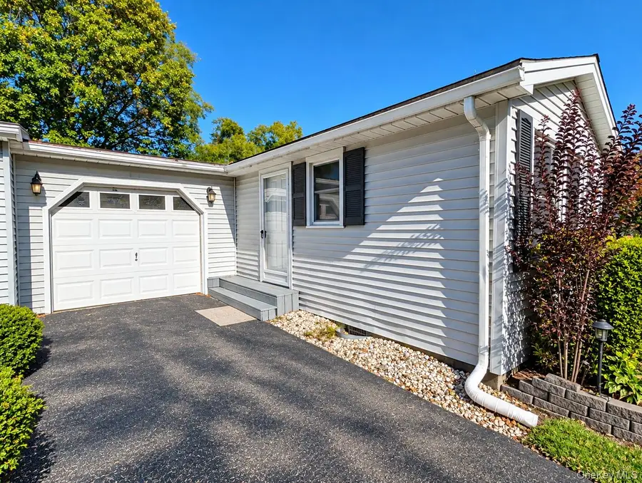 40 Greenwood Boulevard, Manorville, NY 11949 - #2