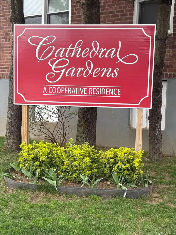 32 Cathedral Avenue #1B, Hempstead, NY 11550
