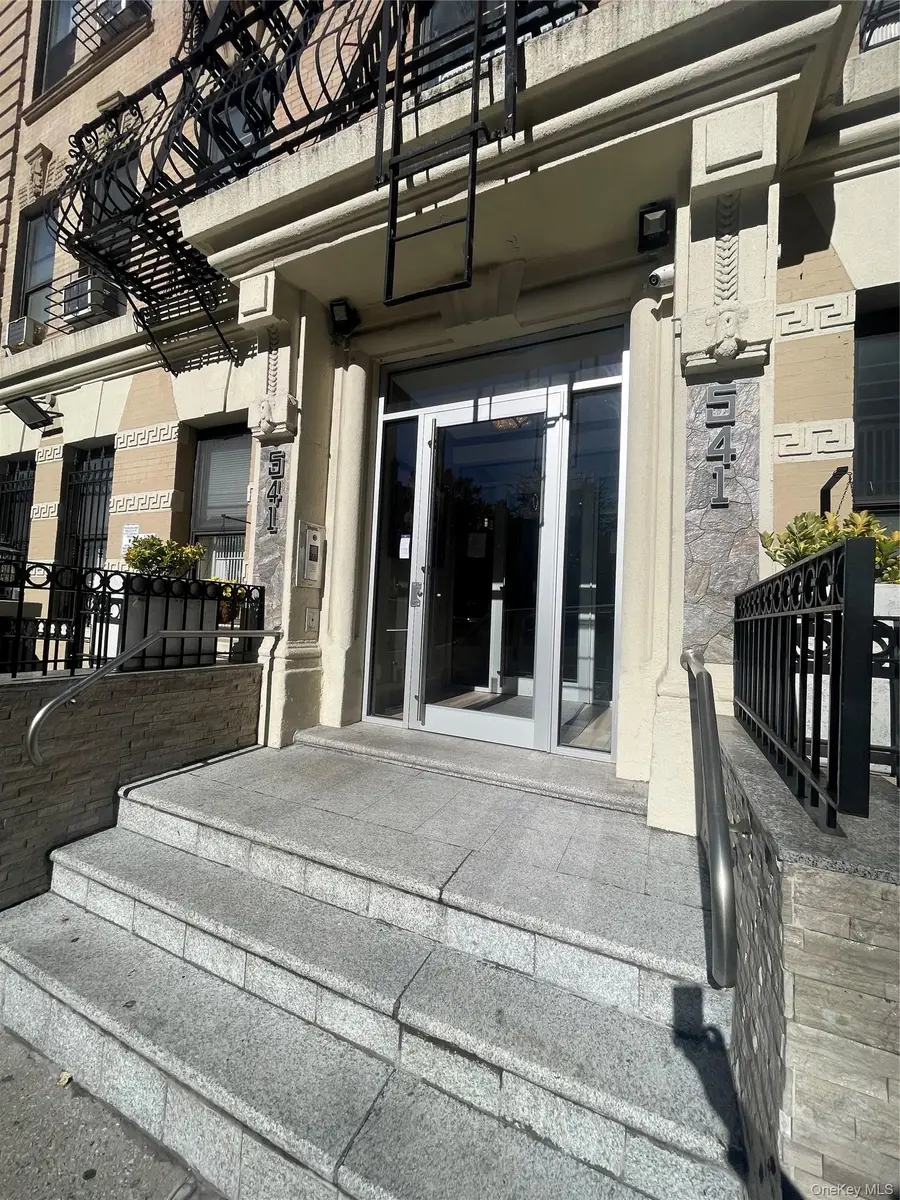 541 W 133 Avenue #7, New York, NY 10027 - #2