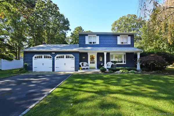 10 Artist Lake Boulevard, Middle Island, NY 11953