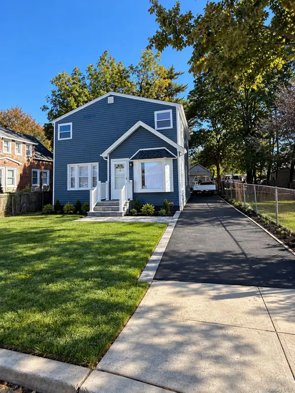 8 Maple Street, Freeport, NY 11520