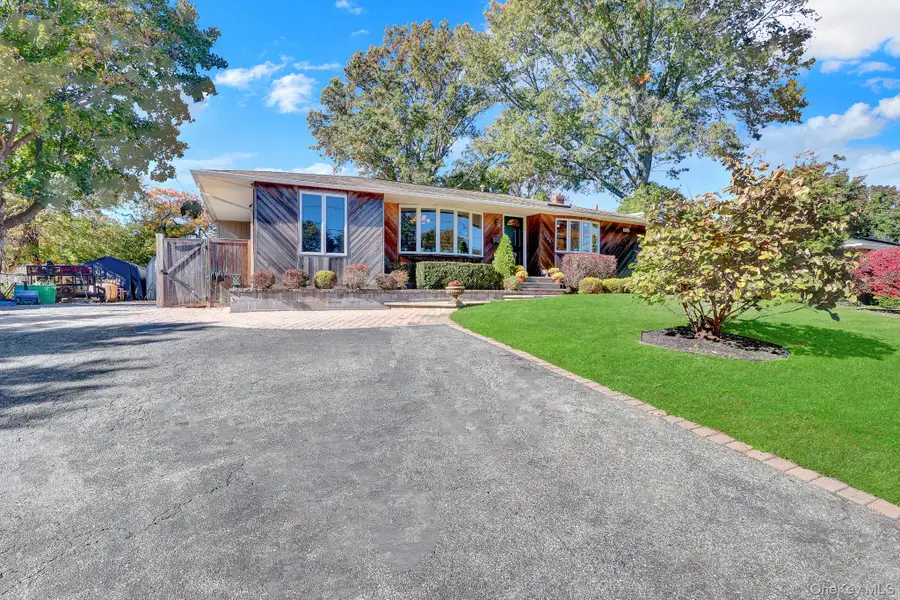 1534 Agate Street, Bay Shore, NY 11706 - #3