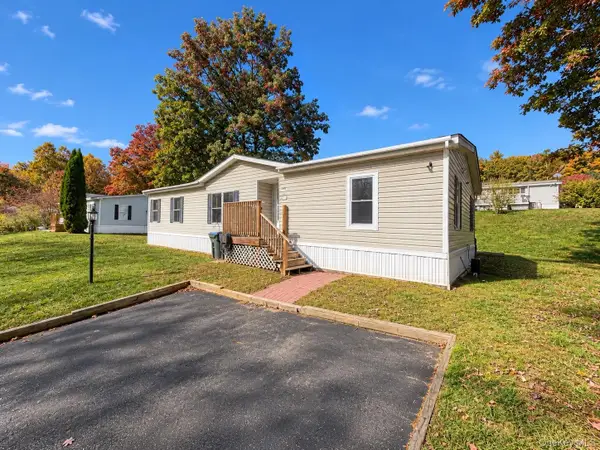 60 Ponderosa Road, Bloomingburg, NY 12721