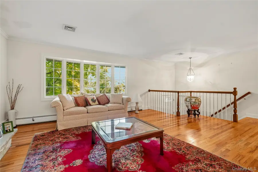 7 Almond Court, New City, NY 10956 - #3