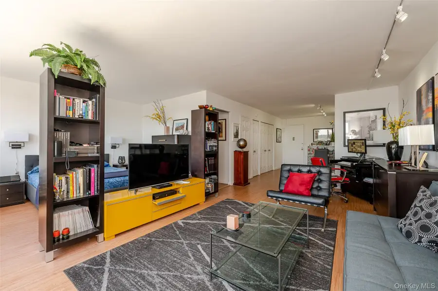 70-25 Yellowstone Boulevard #22P, Forest Hills, NY 11375 - #3