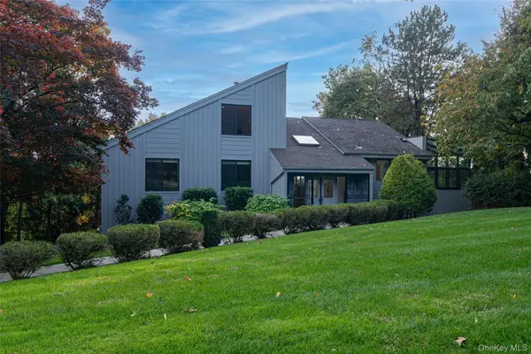 8 Heritage Drive, Pleasantville, NY 10570