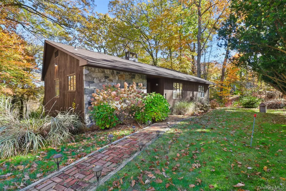18 Laurie Court, Carmel, NY 10512 - #1