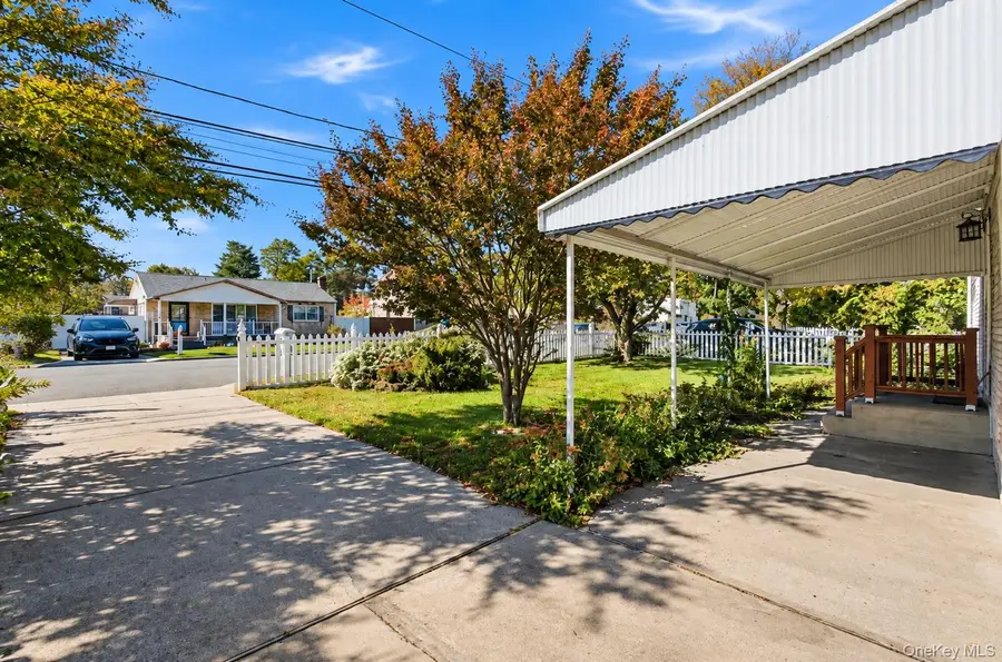 33 Lakewood Avenue, Ronkonkoma, NY 11779 - #2