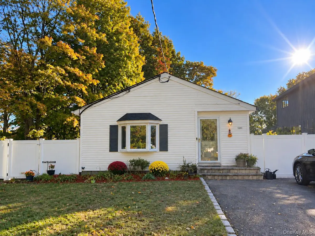 520 Starlight Drive, Shirley, NY 11967 - #1