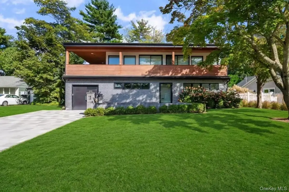 11 Circle Drive, Glen Cove, NY 11542 - #1